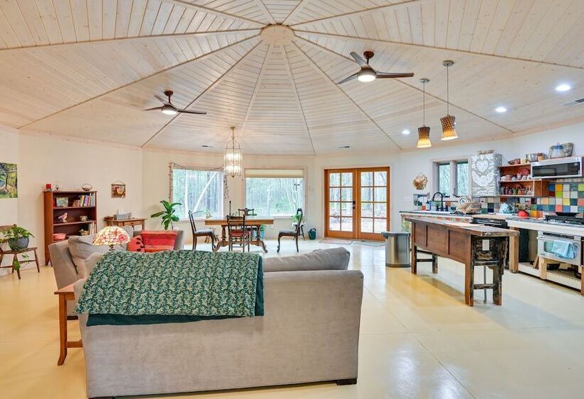 Enchanting Shelby Cottage On 12 Acres W/ Hot Tub!