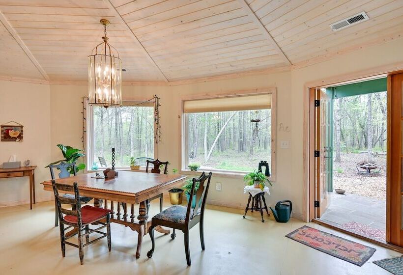 Enchanting Shelby Cottage On 12 Acres W/ Hot Tub!