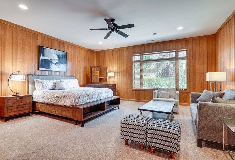 High End Helen Home: Heated Pool, Fire Pit + Views