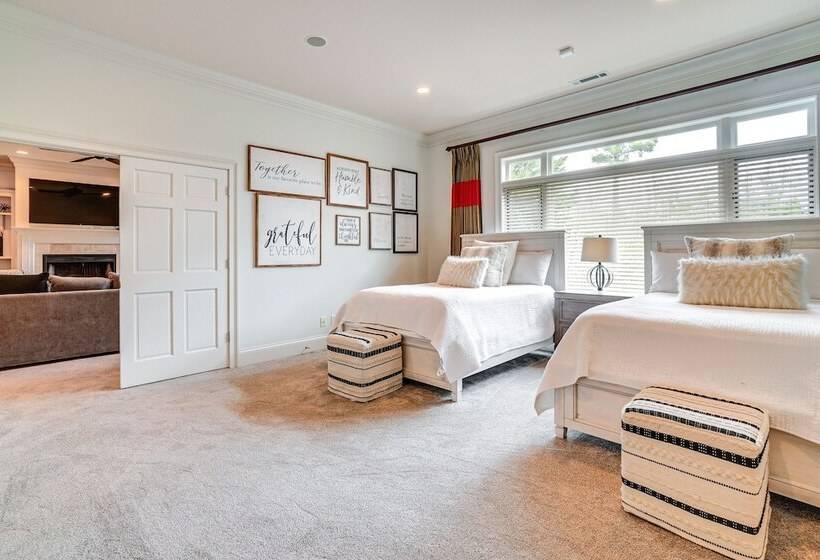 High End Helen Home: Heated Pool, Fire Pit + Views