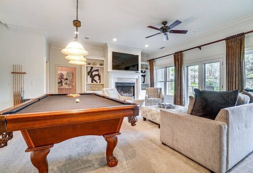 High End Helen Home: Heated Pool, Fire Pit + Views