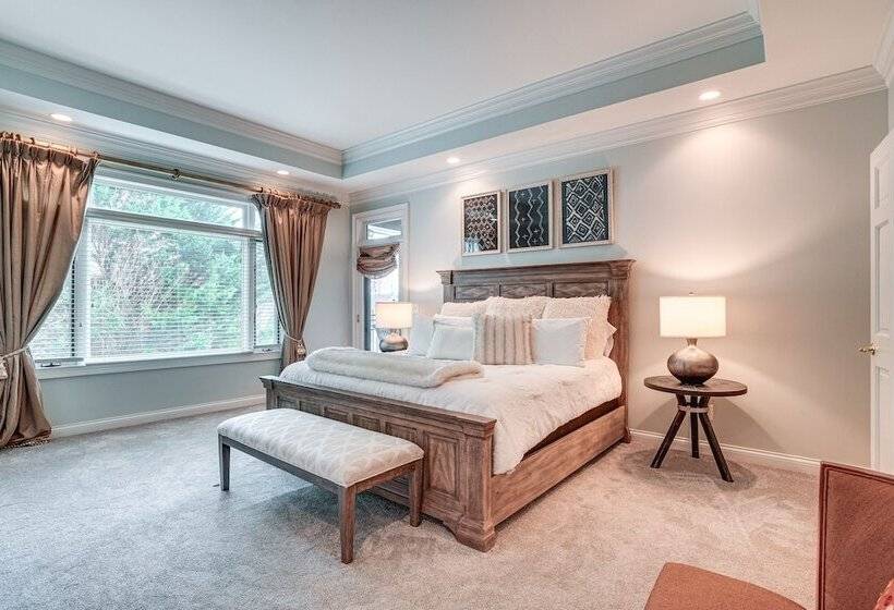 High End Helen Home: Heated Pool, Fire Pit + Views