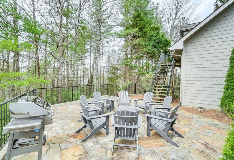 High End Helen Home: Heated Pool, Fire Pit + Views