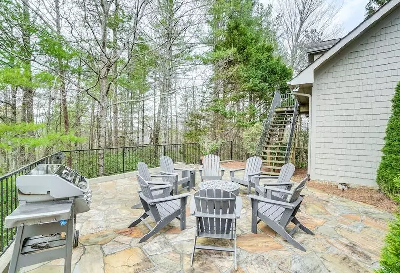 High End Helen Home: Heated Pool, Fire Pit + Views