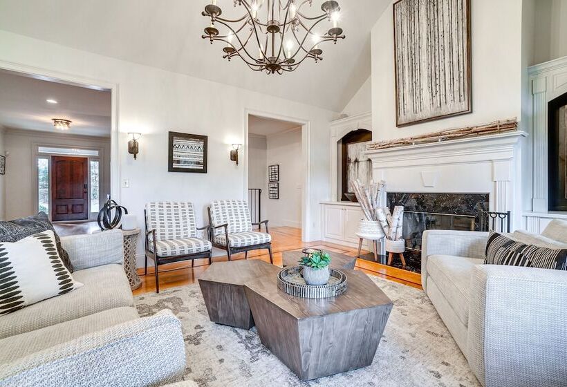 High End Helen Home: Heated Pool, Fire Pit + Views