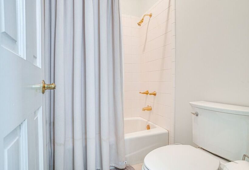 High End Helen Home: Heated Pool, Fire Pit + Views