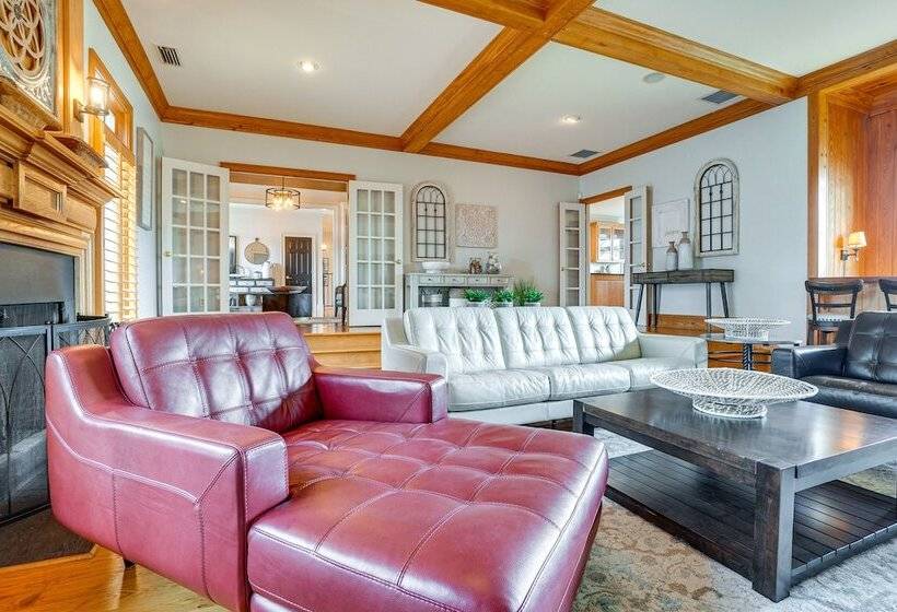 High End Helen Home: Heated Pool, Fire Pit + Views