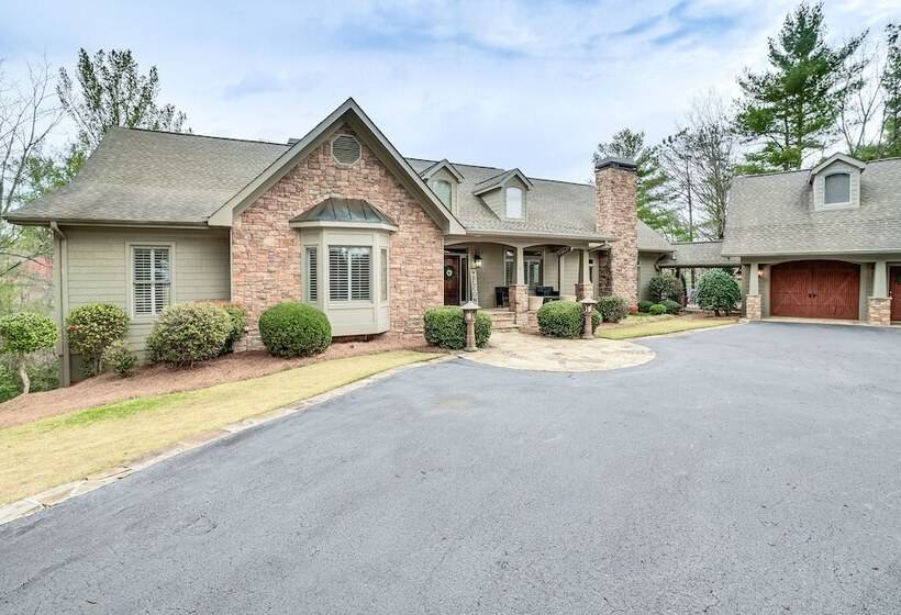 High End Helen Home: Heated Pool, Fire Pit + Views