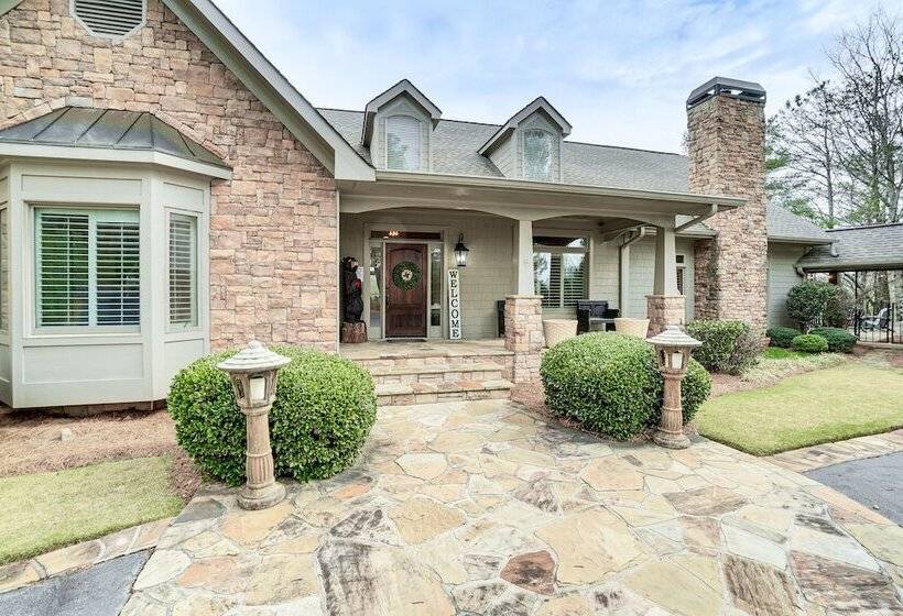 High End Helen Home: Heated Pool, Fire Pit + Views