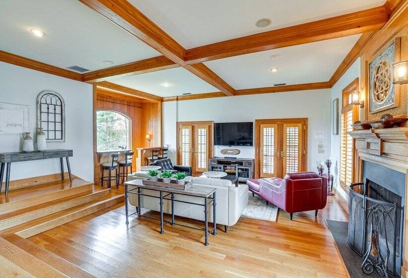 High End Helen Home: Heated Pool, Fire Pit + Views