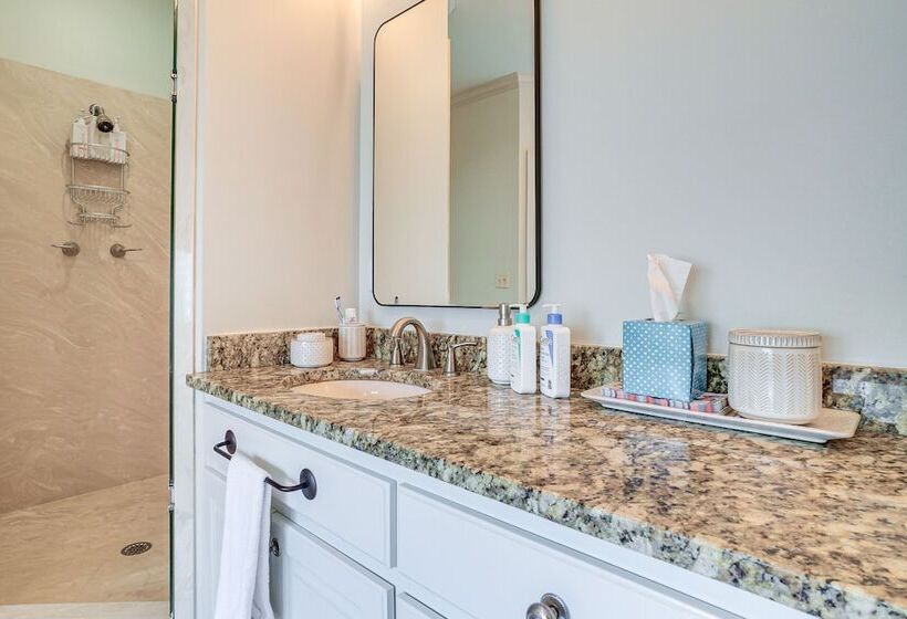 High End Helen Home: Heated Pool, Fire Pit + Views