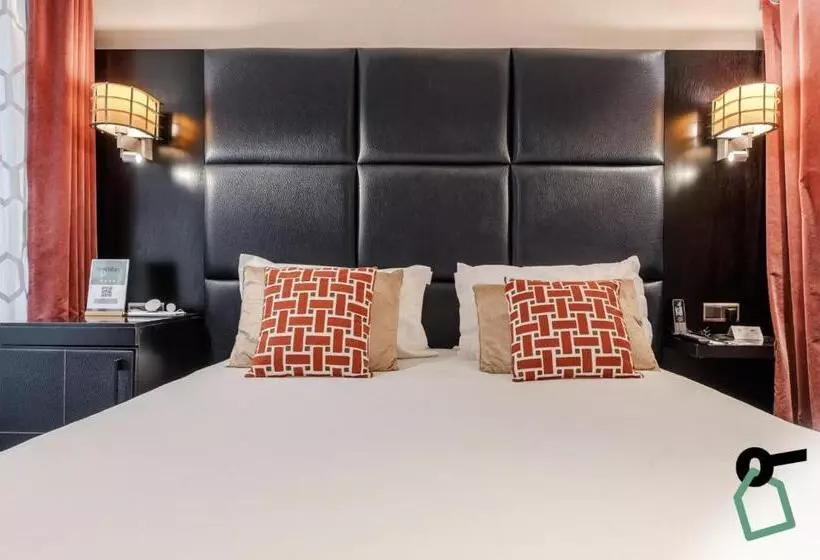 ホテル Hotiday Room Collection   Paris Arc De Triomphe