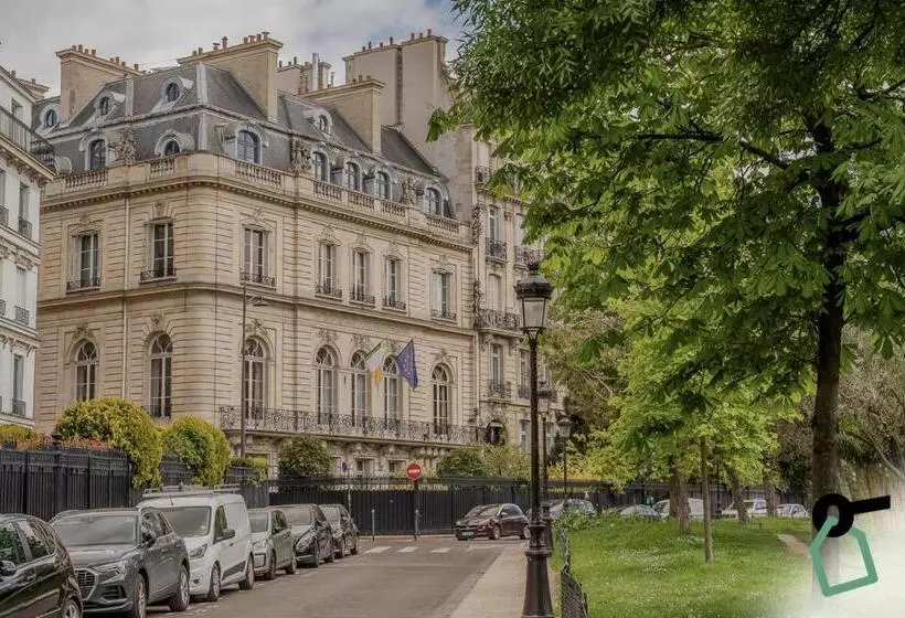 ホテル Hotiday Room Collection   Paris Arc De Triomphe