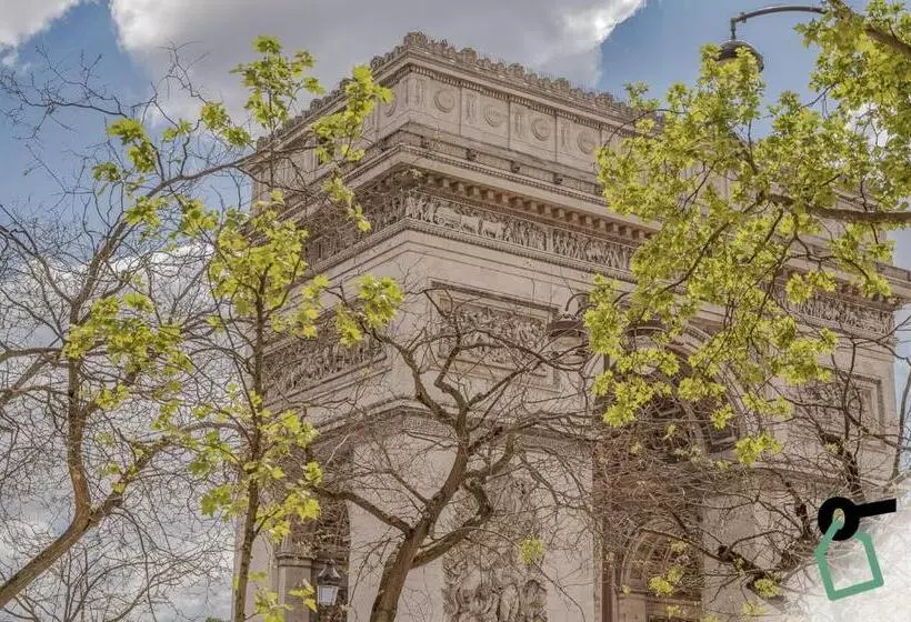 ホテル Hotiday Room Collection   Paris Arc De Triomphe