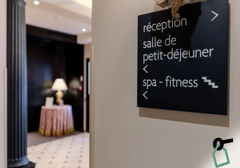 ホテル Hotiday Room Collection   Paris Arc De Triomphe
