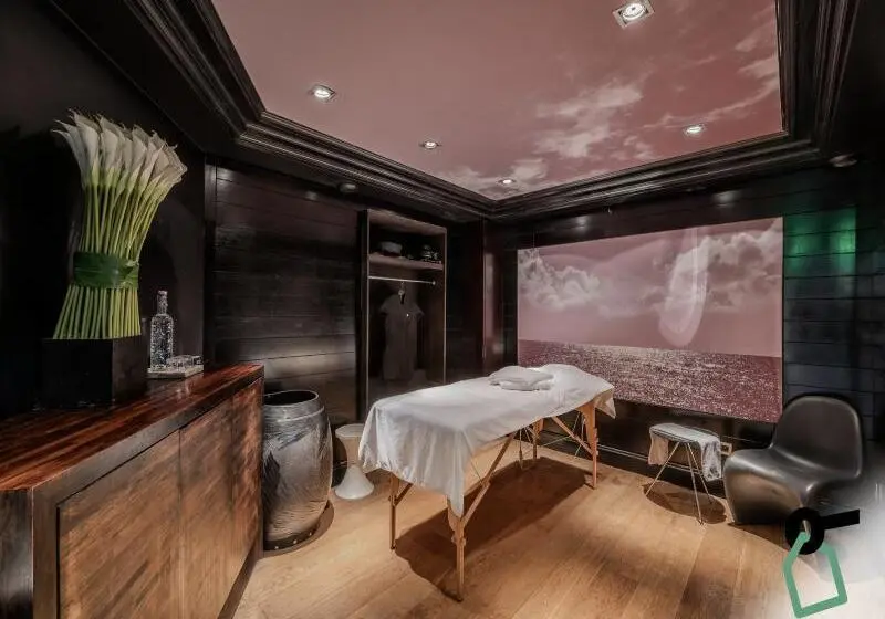 ホテル Hotiday Room Collection   Paris Arc De Triomphe