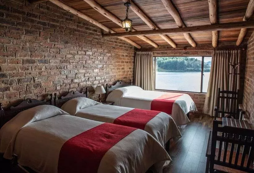 ホテル Refugio Pozo Azul