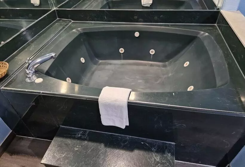 Hotelli Super Stay Inn And Suites