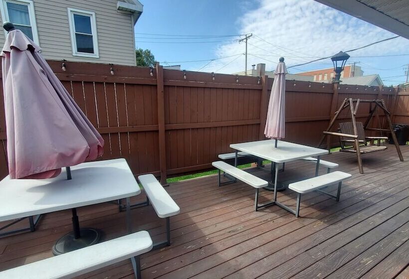 Отель The Miner S Lodge