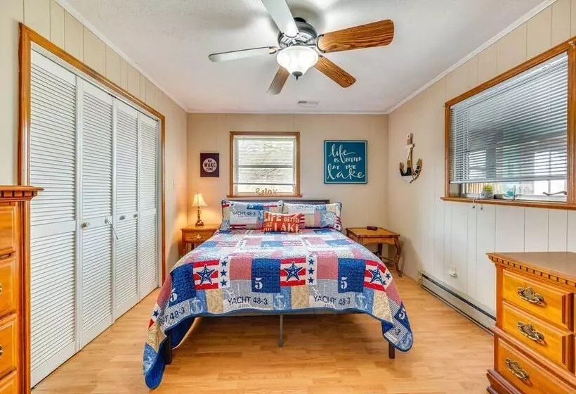 Lakefront New London Home: Dock, Fire Pit + Views!