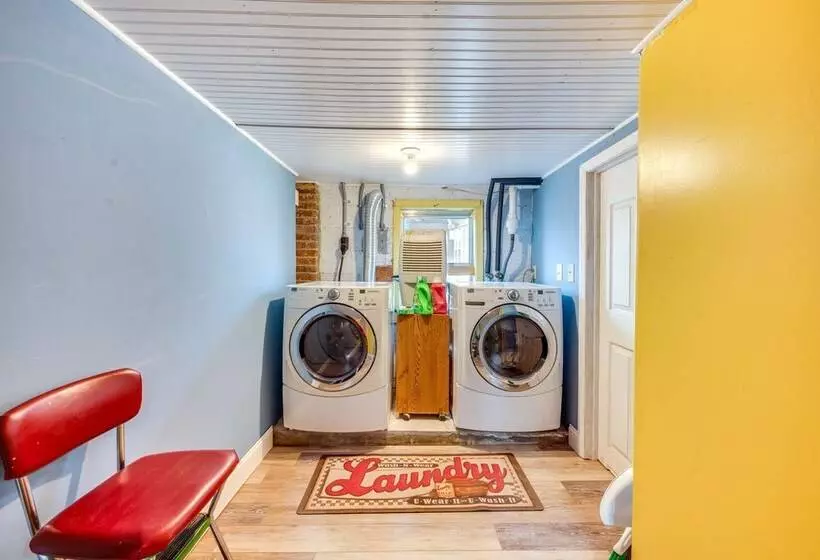 Lakefront New London Home: Dock, Fire Pit + Views!