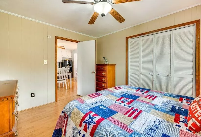 Lakefront New London Home: Dock, Fire Pit + Views!