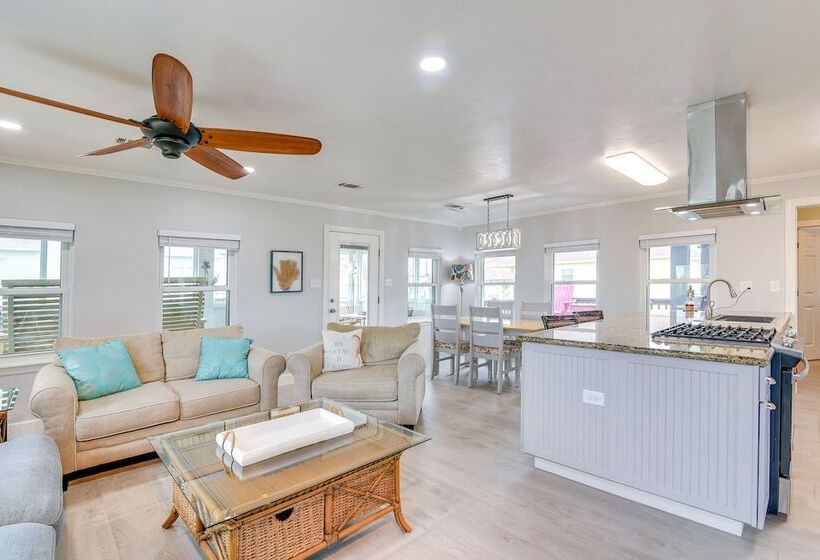 Lovely Crystal Beach House W/ Deck: Walk To Ocean!