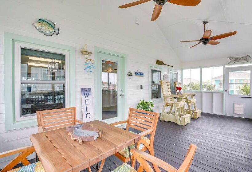 Lovely Crystal Beach House W/ Deck: Walk To Ocean!