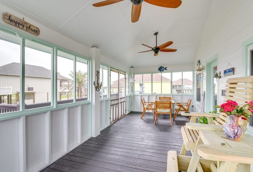Lovely Crystal Beach House W/ Deck: Walk To Ocean!