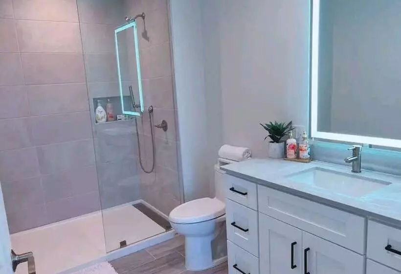 Lux And Cozy 2beds 2 Baths Up To 8 Guest