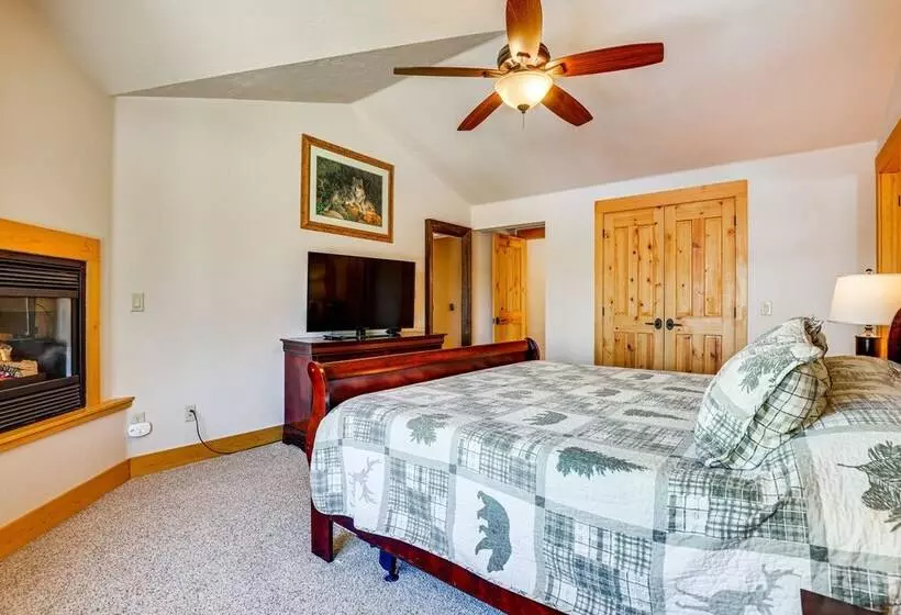 Serene Home W/ Private Hot Tub In Silverthorne