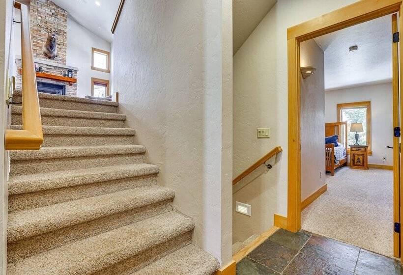 Serene Home W/ Private Hot Tub In Silverthorne