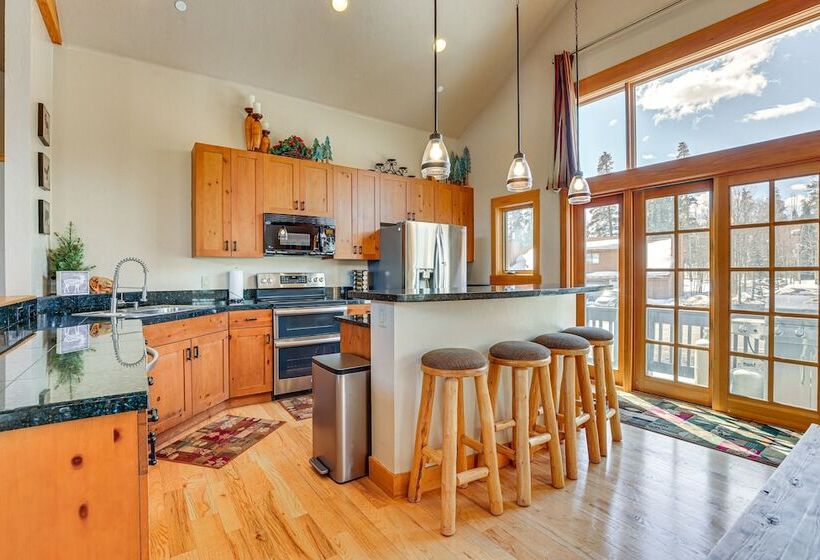 Serene Home W/ Private Hot Tub In Silverthorne