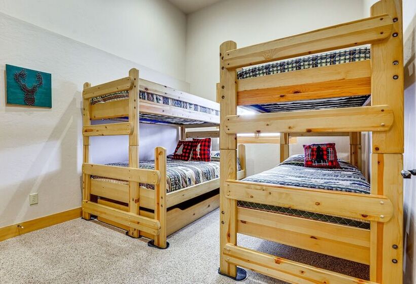 Serene Home W/ Private Hot Tub In Silverthorne