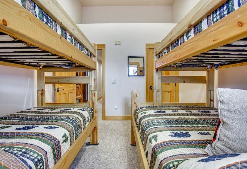 Serene Home W/ Private Hot Tub In Silverthorne