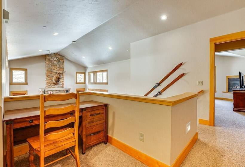 Serene Home W/ Private Hot Tub In Silverthorne