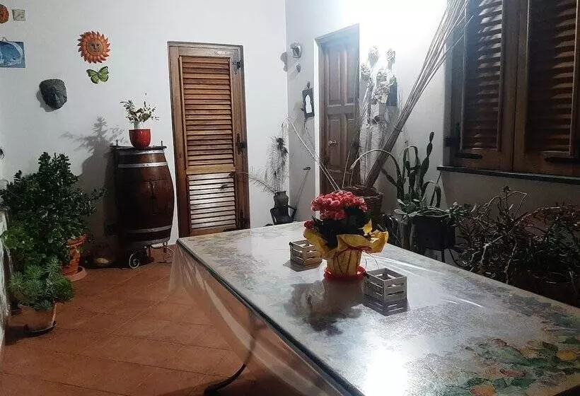 Majatalo Bed And Breakfast Villa Angelina