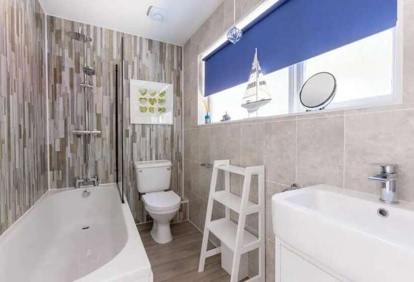 Резиденция 2 Bedrooms, Overlooking Little Petherick Creek