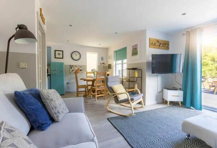 Резиденция 2 Bedrooms, Overlooking Little Petherick Creek