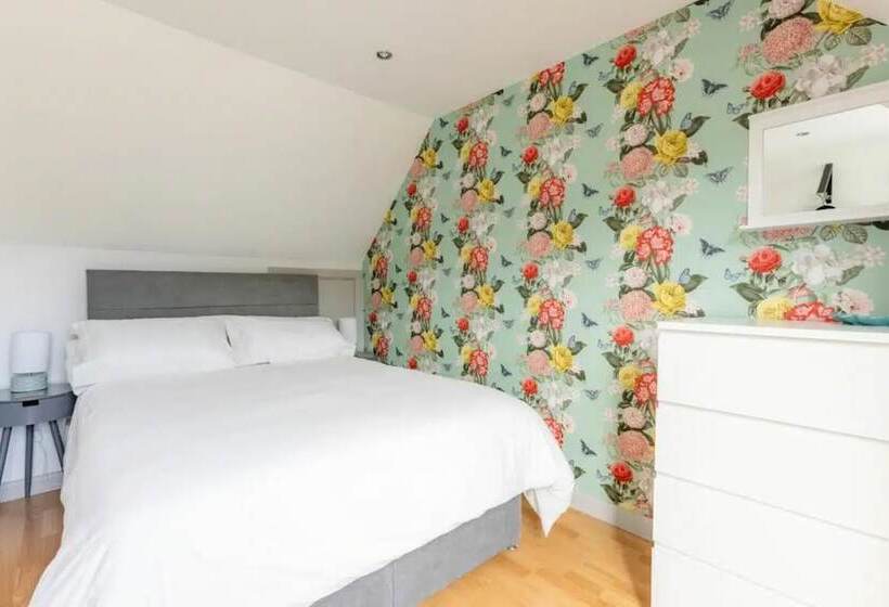 Резиденция 2 Bedrooms, Overlooking Little Petherick Creek