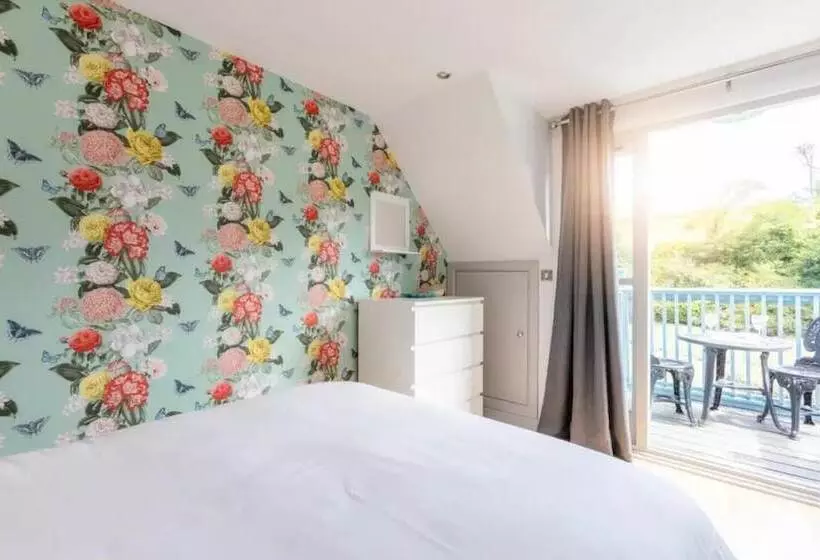 レジデンス 2 Bedrooms, Overlooking Little Petherick Creek