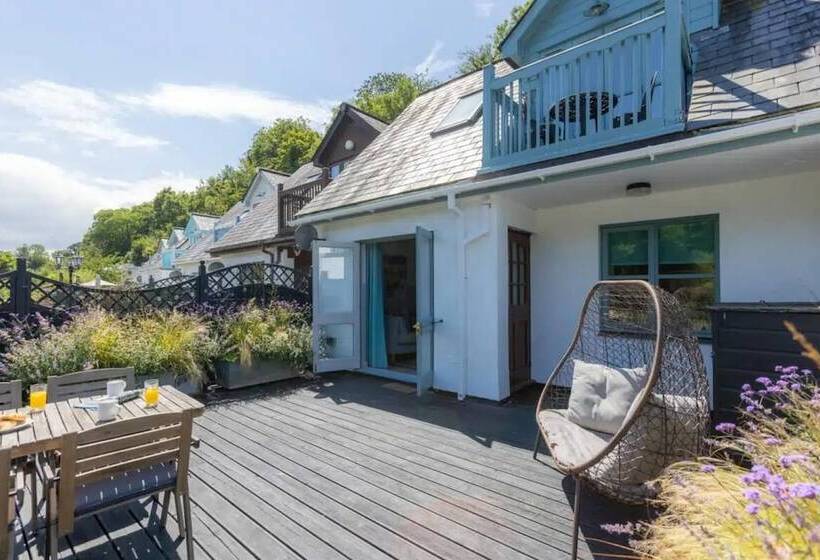 Резиденция 2 Bedrooms, Overlooking Little Petherick Creek