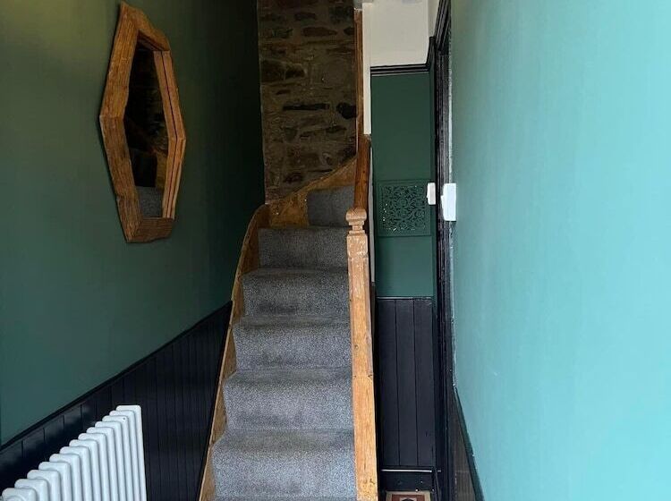 إقامة Charming 2 Bed House In Llansteffan