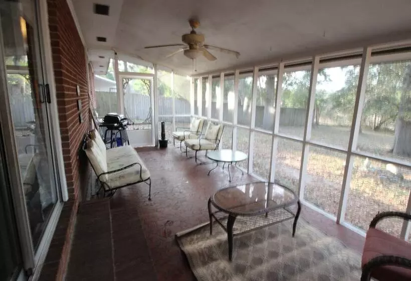 اقامتگاه Mom S House