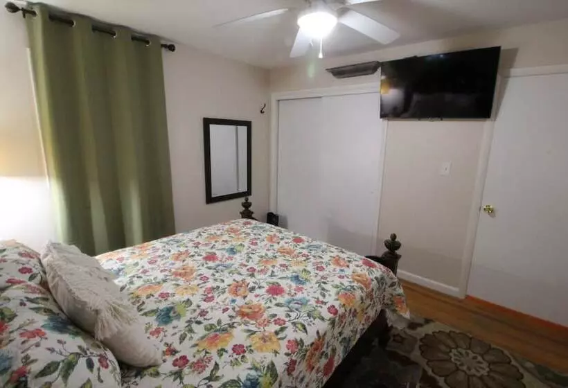 اقامتگاه Mom S House