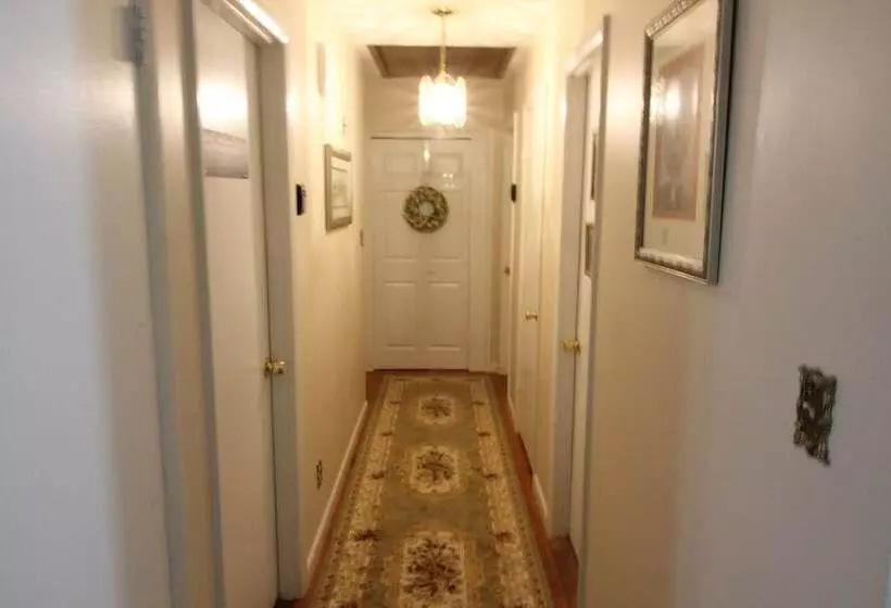 اقامتگاه Mom S House