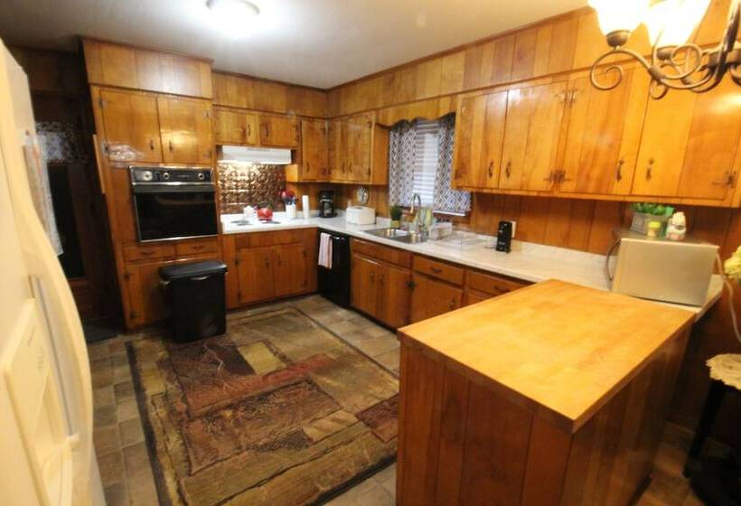 اقامتگاه Mom S House