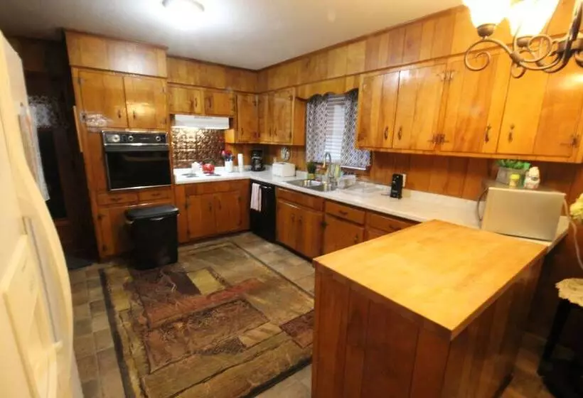 اقامتگاه Mom S House