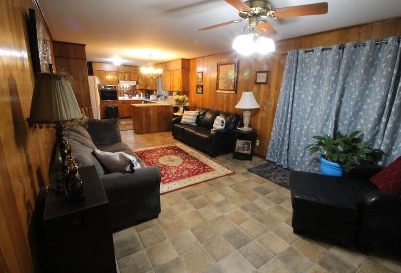 اقامتگاه Mom S House