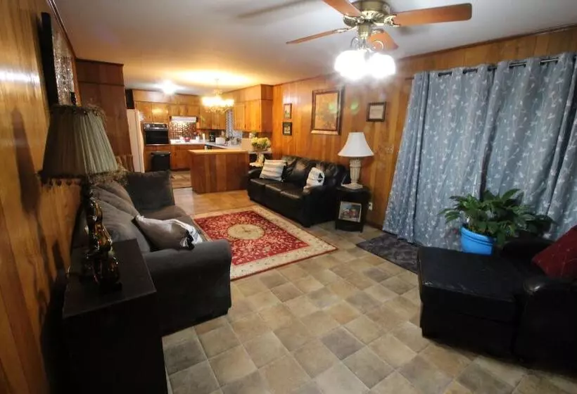 اقامتگاه Mom S House